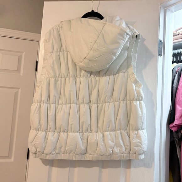 Women's White Puffer vest with Hood and pockets - Picture 3 of 3